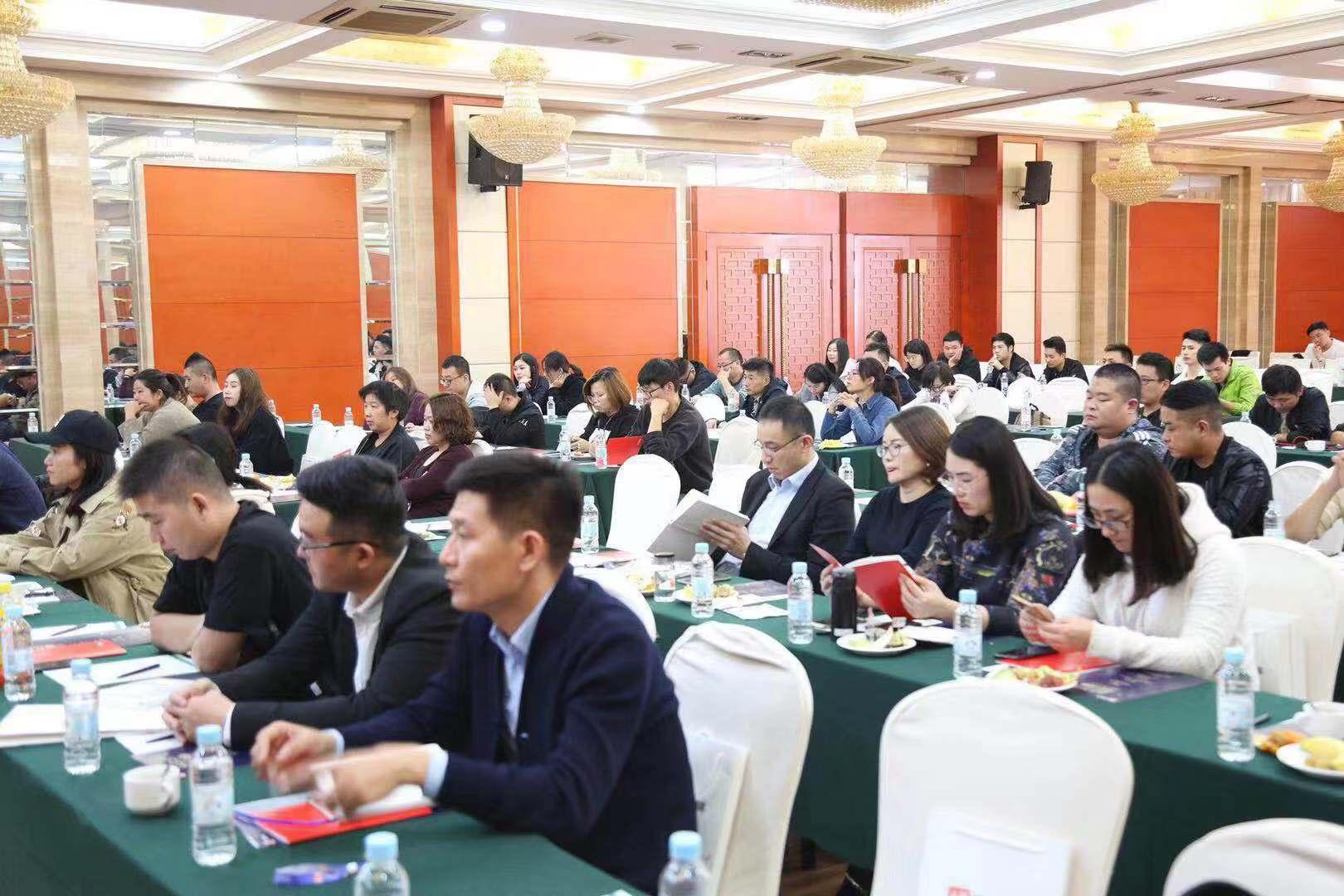 群公告发布优化技巧，确保重要信息高效触达群体
